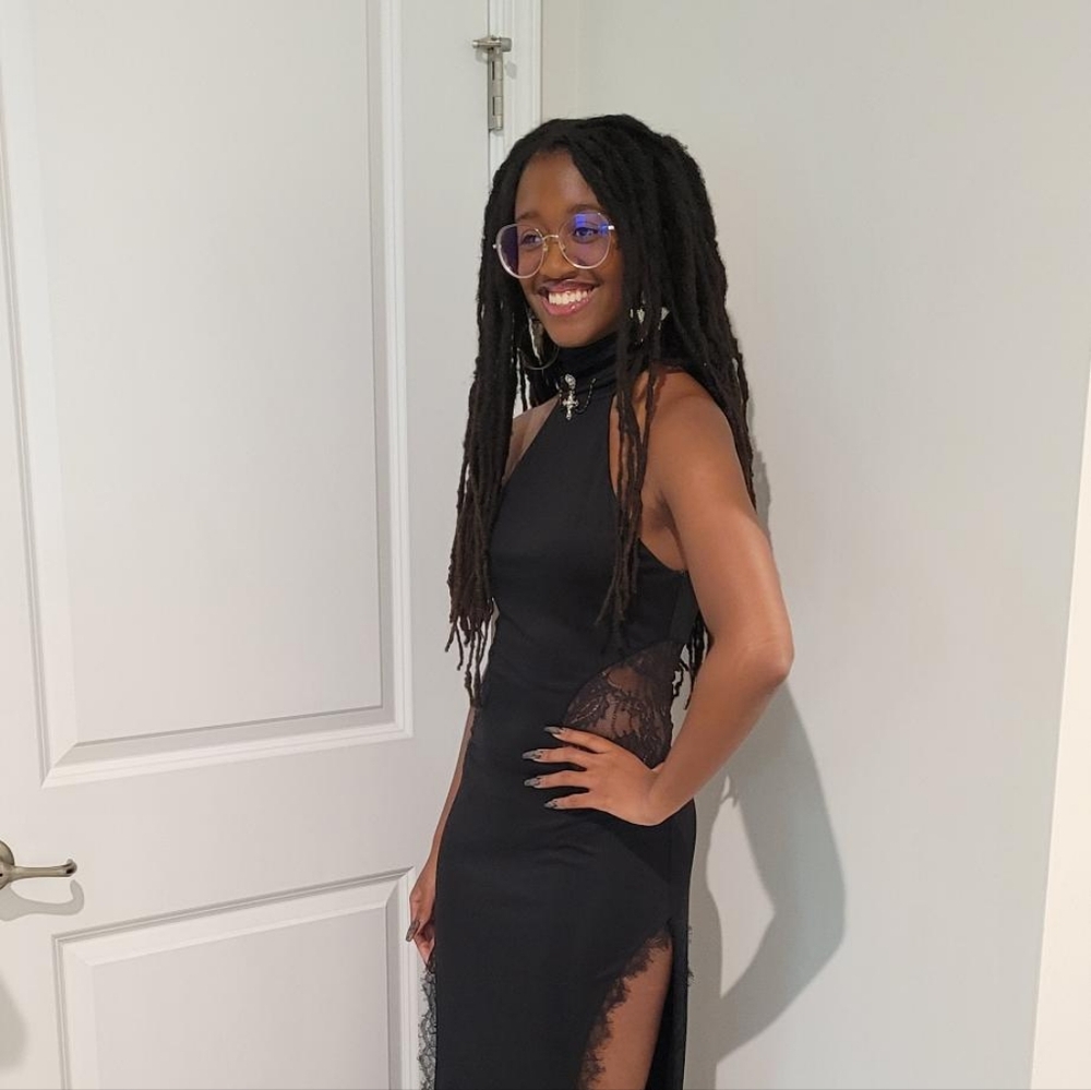 Meet your Posher, Vikki